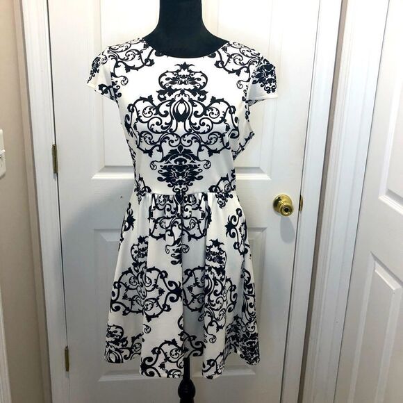 B Darlin Dresses & Skirts - B. Darlin black and white sheer back cap sleeve dress